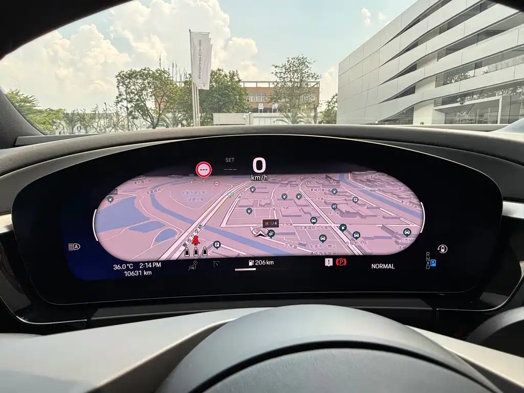 Porsche Macan EV — миниатюра 14