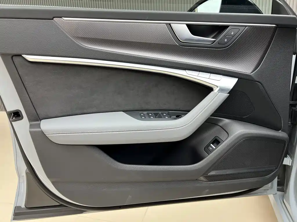 Audi A7L — миниатюра 16