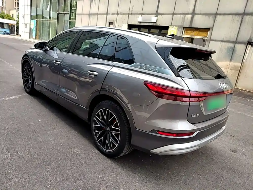 Audi Q5 e-tron — миниатюра 5