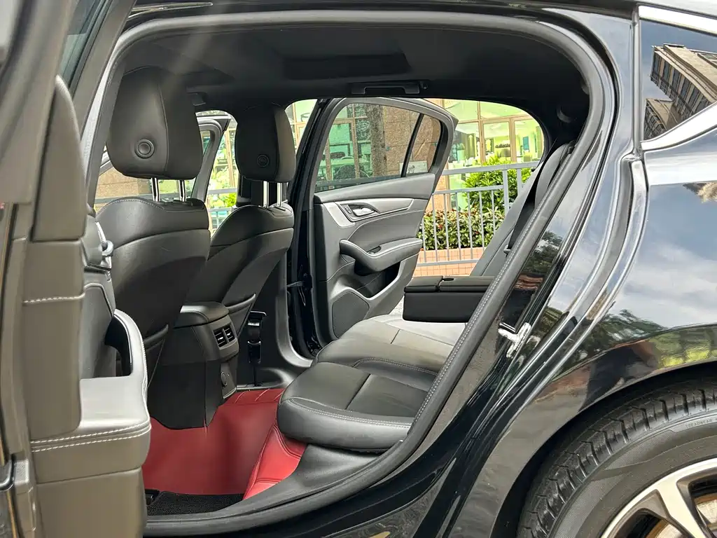 Cadillac CT5 — миниатюра 12