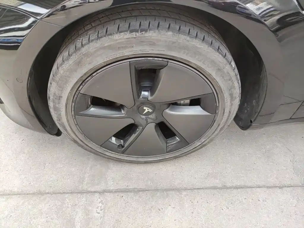 Tesla Model 3 — миниатюра 23