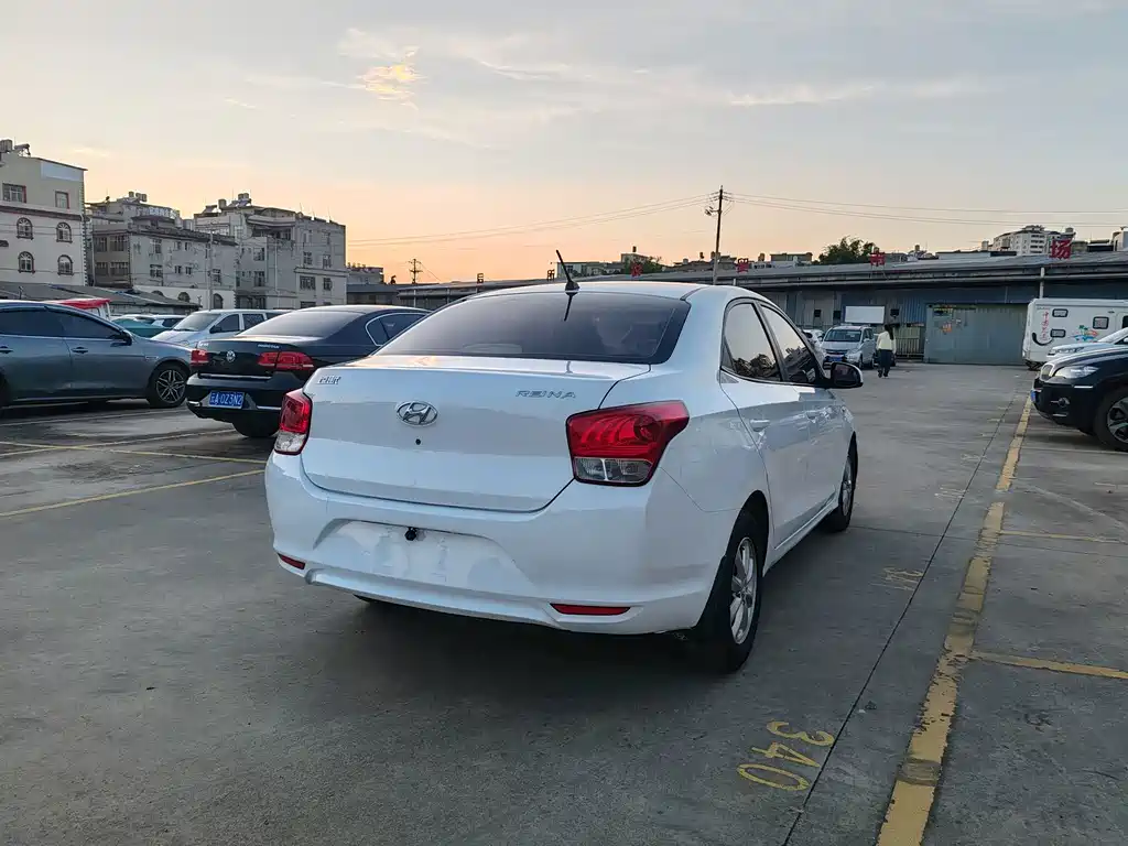 Hyundai Verna — миниатюра 4