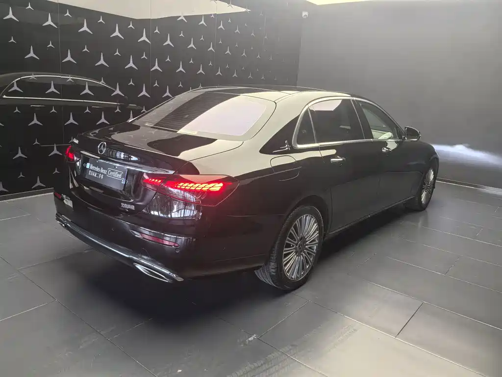 Mercedes-Benz E-Class — миниатюра 15