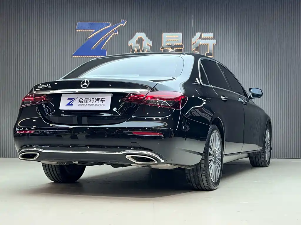 Mercedes-Benz E-Class — миниатюра 2