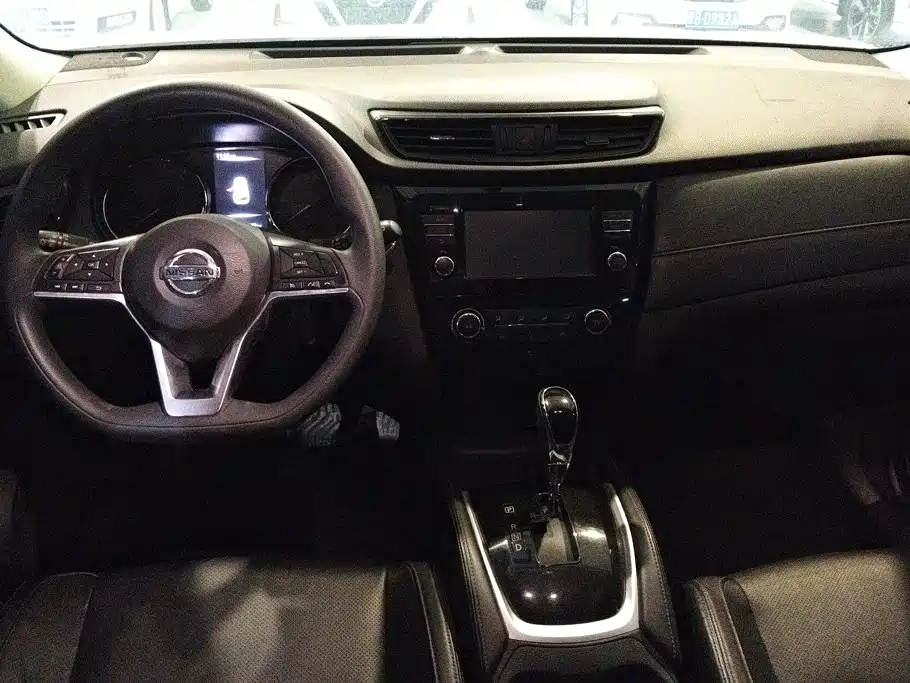 Nissan X-Trail — миниатюра 12