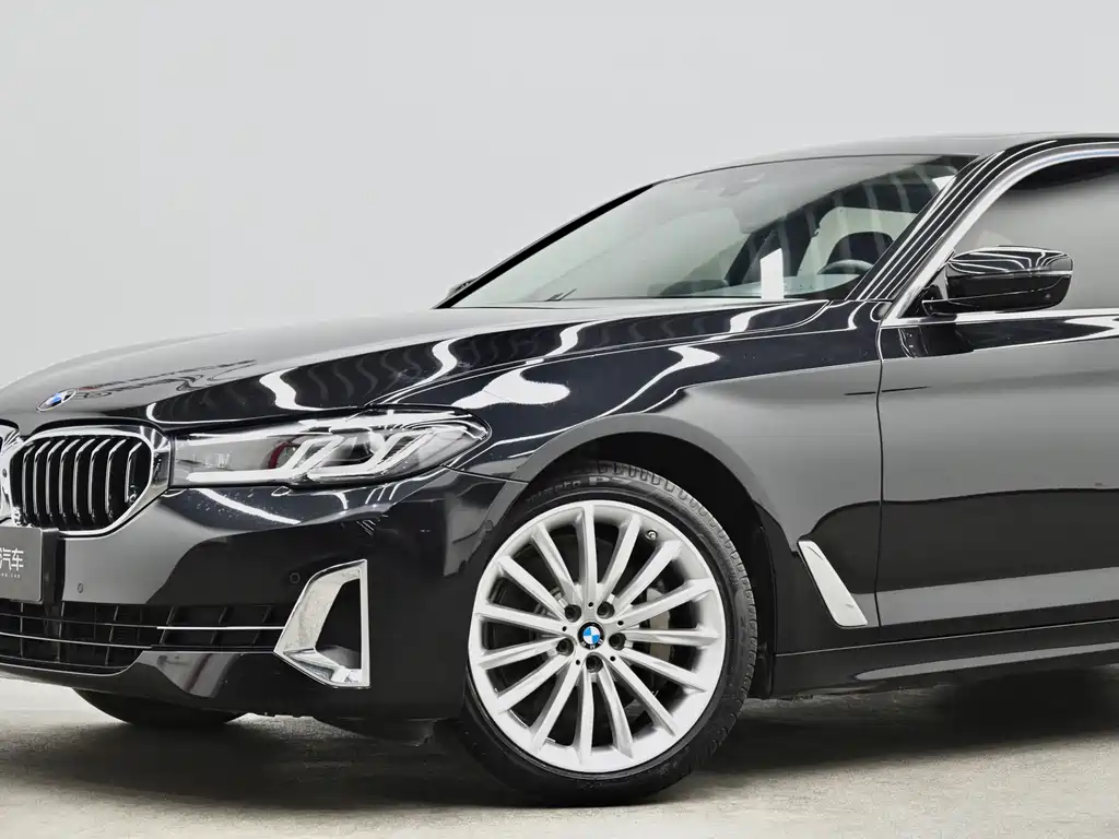 BMW 5 Series — миниатюра 26