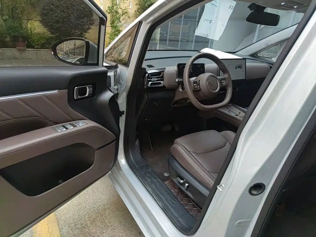 Wuling Xingguang 730 New Energy — миниатюра 12