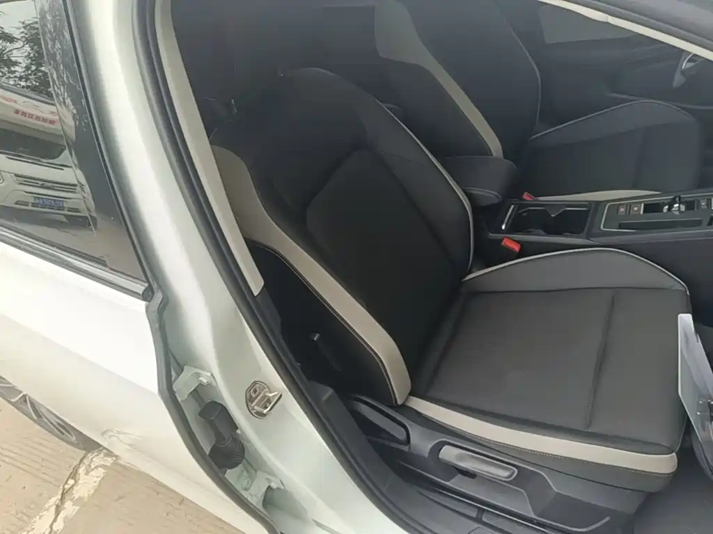 Volkswagen Golf — миниатюра 25