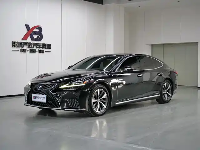 LEXUS LS 2021