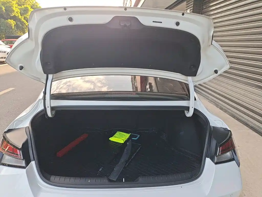 Hyundai Elantra — миниатюра 19