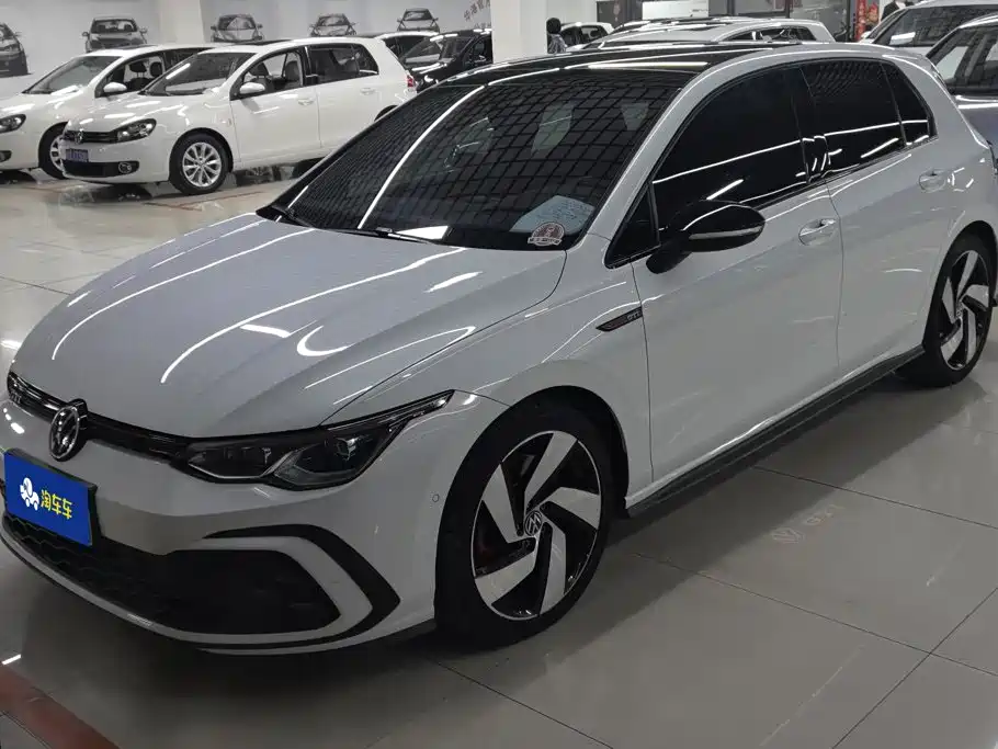 Volkswagen Golf GTI