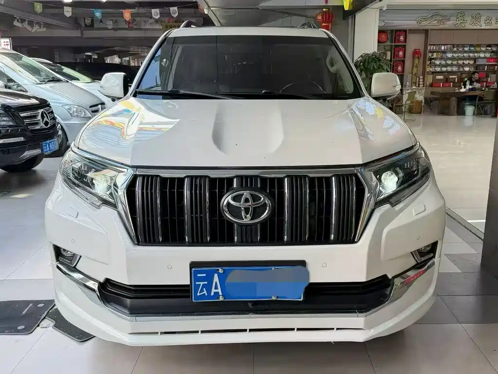 TOYOTA PRADO