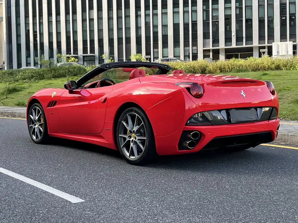 Ferrari California T 2009 4.3L