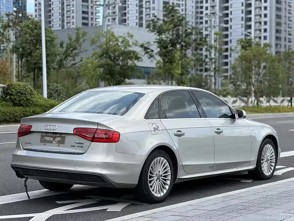 Audi A4L — миниатюра 7