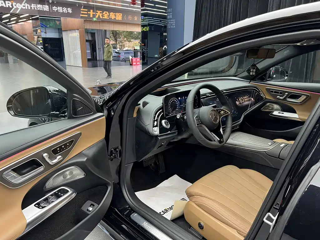 MERCEDES-BENZ E CLASS