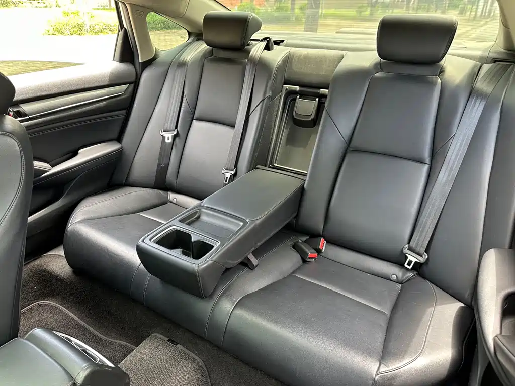 Honda Accord — миниатюра 12