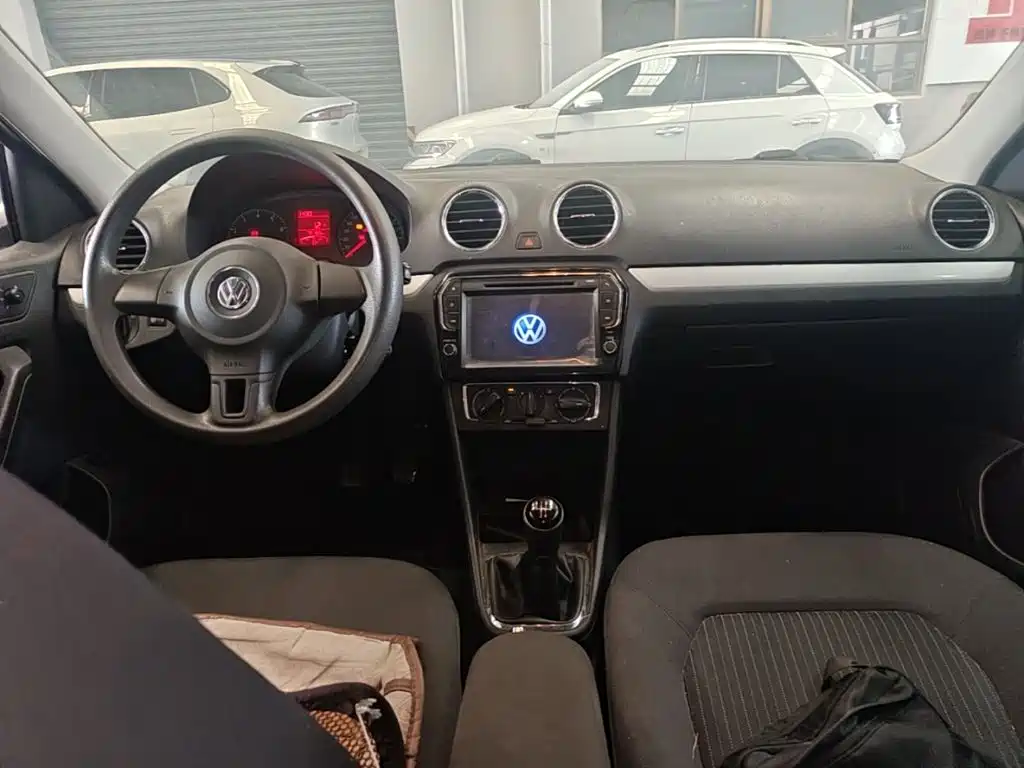 Volkswagen Jetta — миниатюра 14