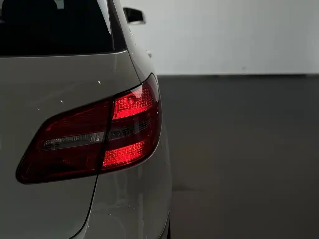 Mercedes-Benz B-Class — миниатюра 19
