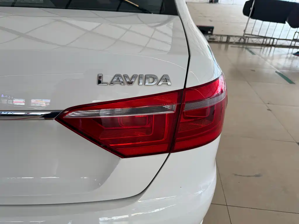Volkswagen Lavida — миниатюра 10