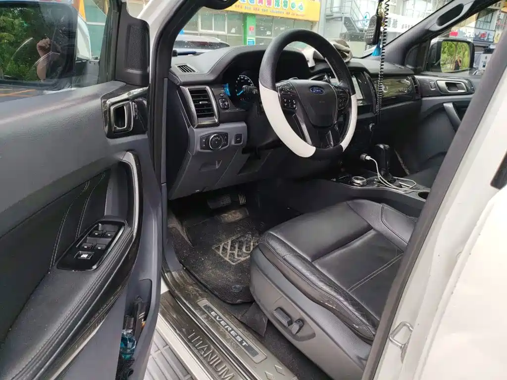 Ford Everest — миниатюра 17