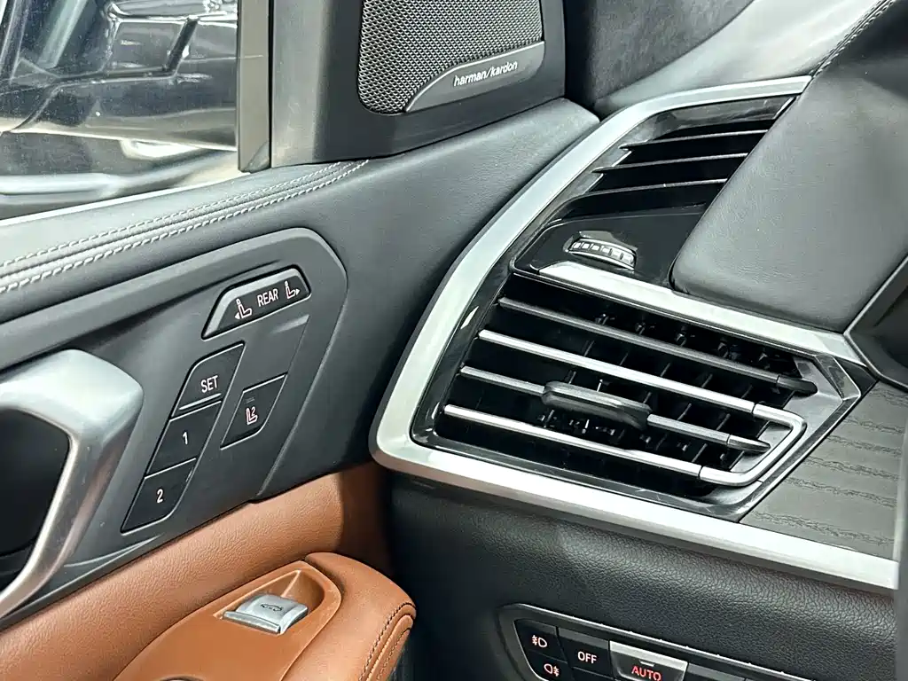 BMW X7 — миниатюра 26
