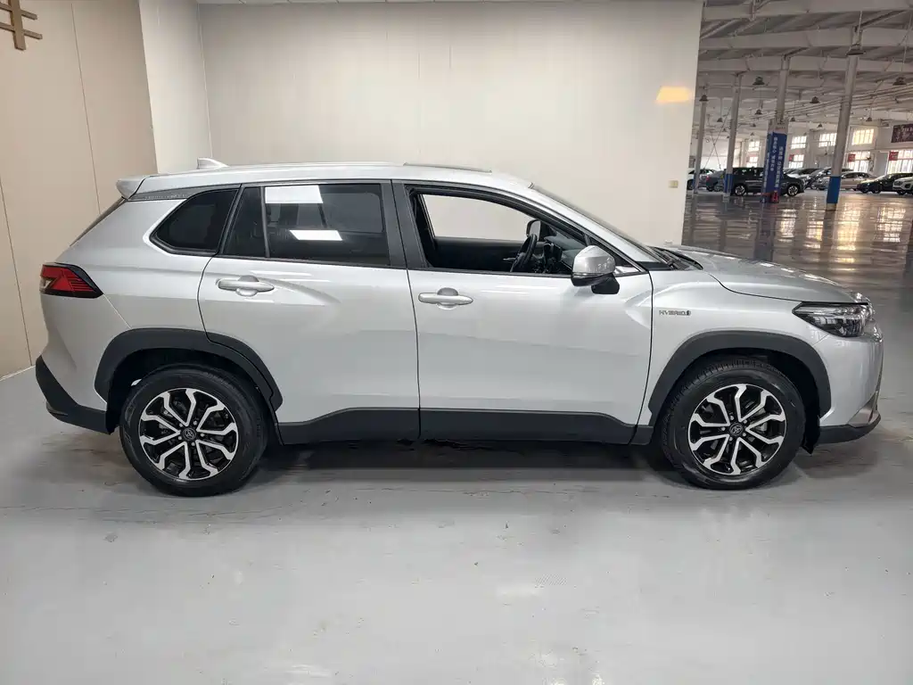 Toyota Frontlander — миниатюра 7