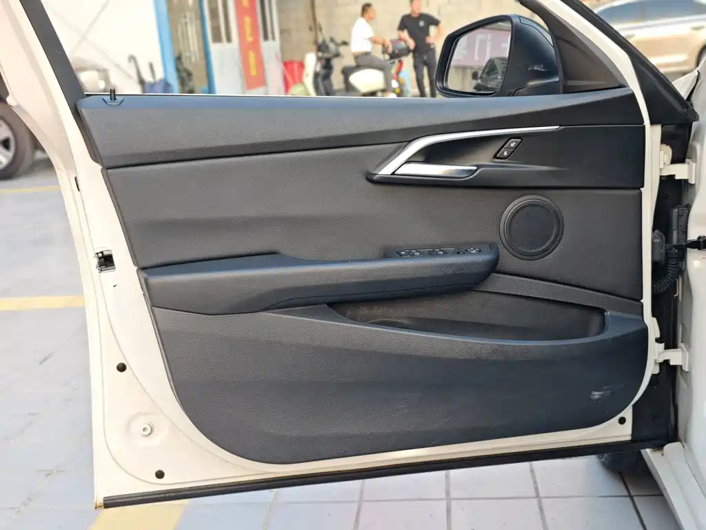 BMW 1 Series — миниатюра 10