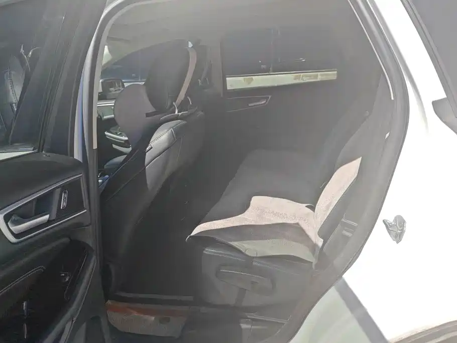 Ford Edge — миниатюра 11