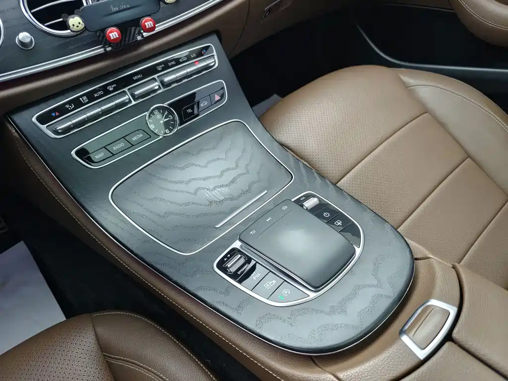 Mercedes-Benz E-Class — миниатюра 26