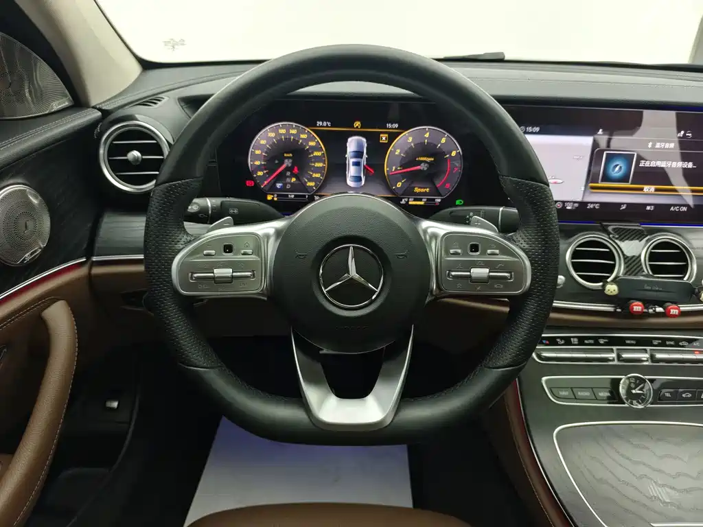 Mercedes-Benz E-Class — миниатюра 28