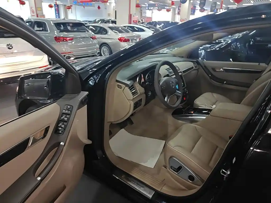 Mercedes-Benz R-Class — миниатюра 16