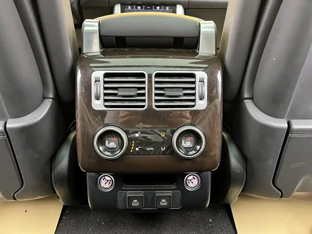 Land Rover Range Rover — миниатюра 32