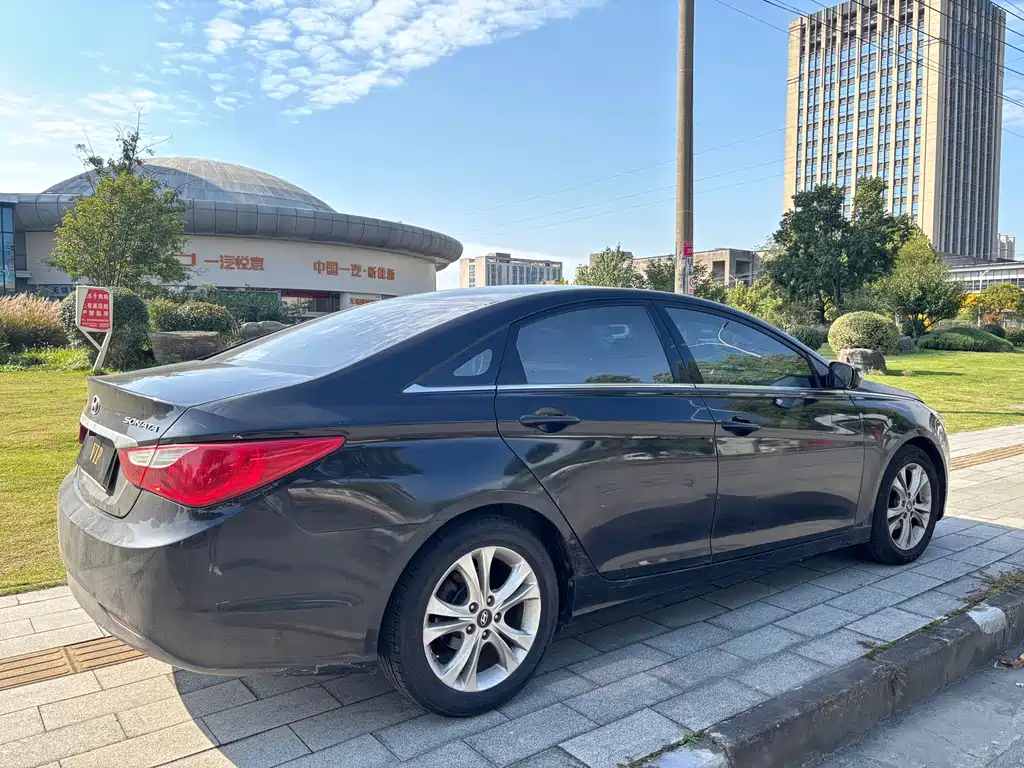 Hyundai Sonata — миниатюра 9