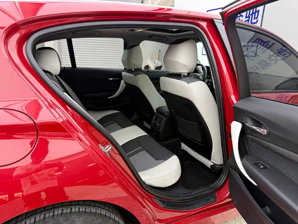 BMW 1 Series (Import) — миниатюра 20