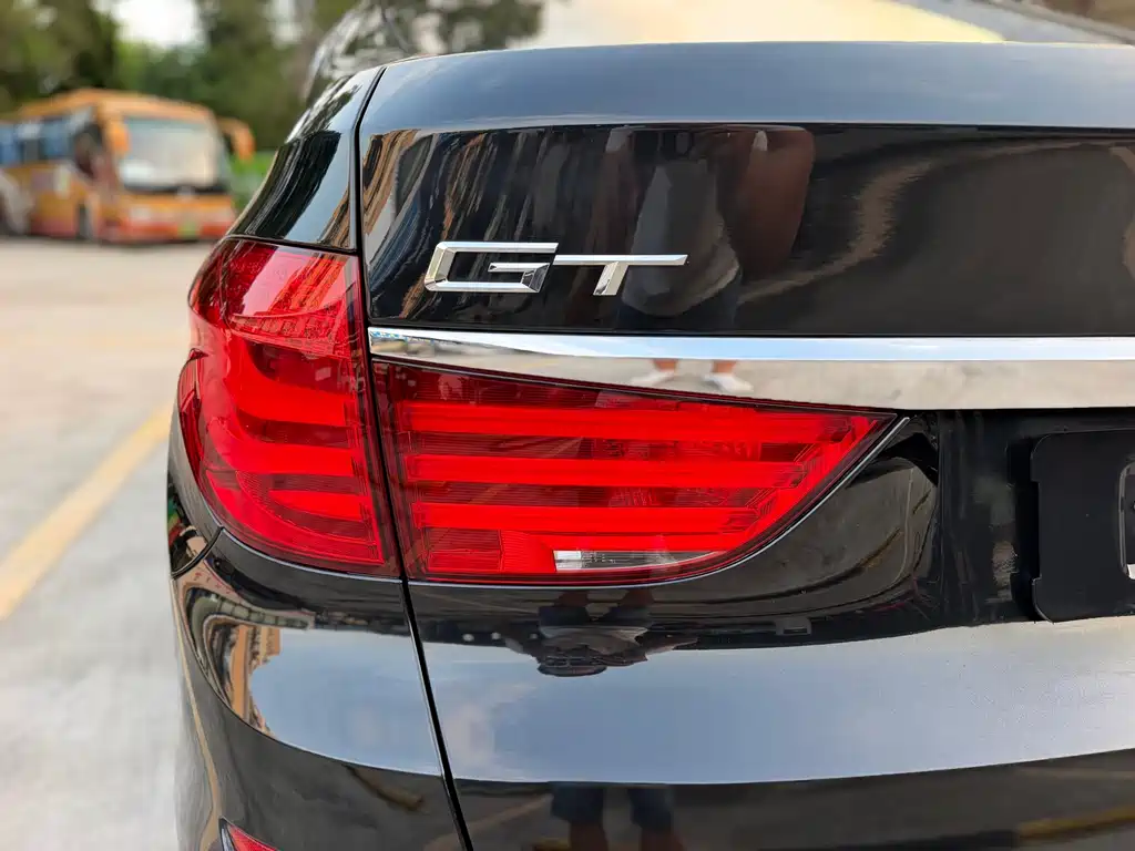 BMW 5 Series GT — миниатюра 15