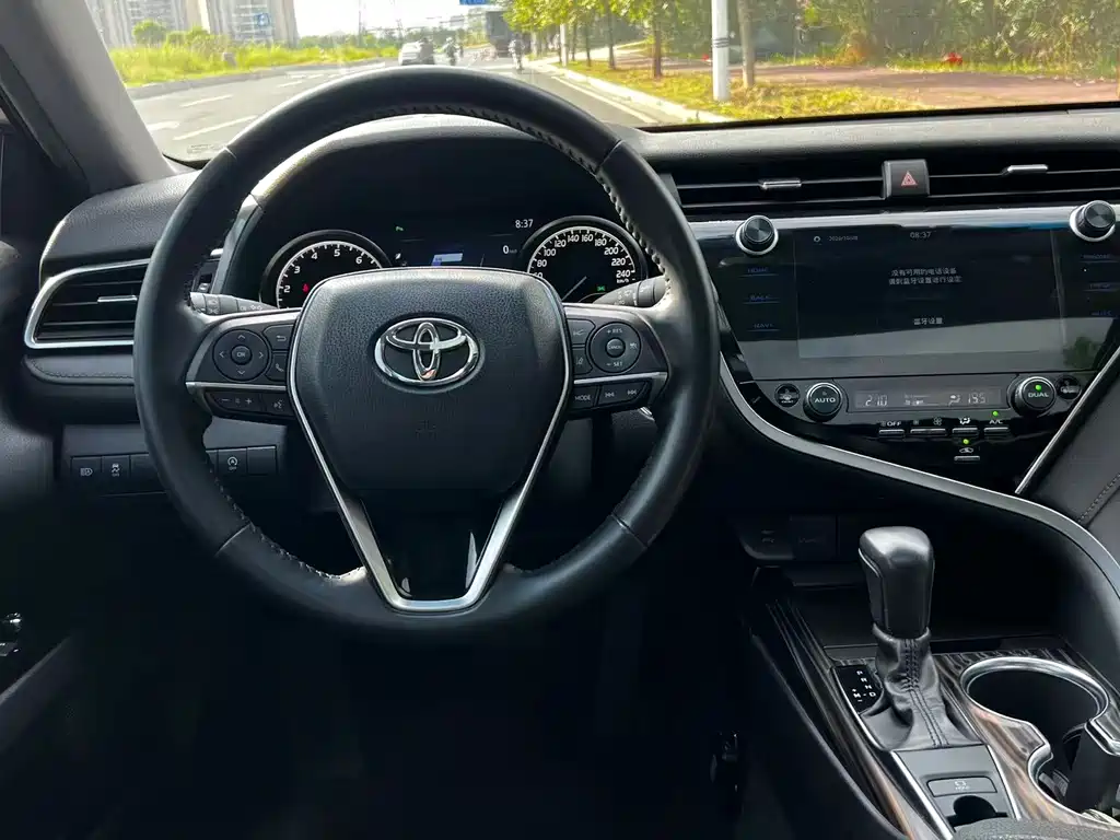 Toyota Camry — миниатюра 9