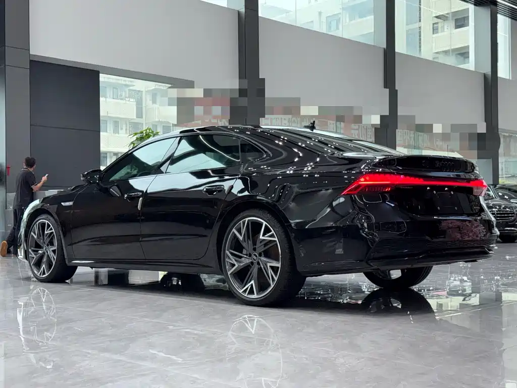 Audi A7L — миниатюра 7