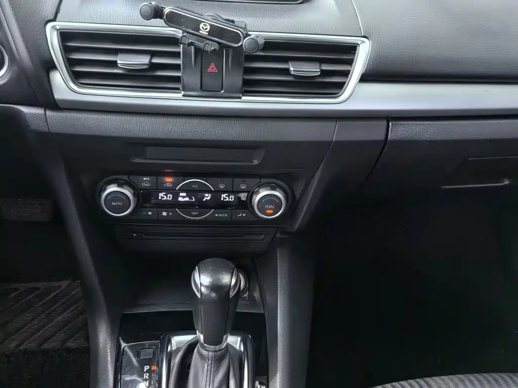 Mazda 3 Axela — миниатюра 14