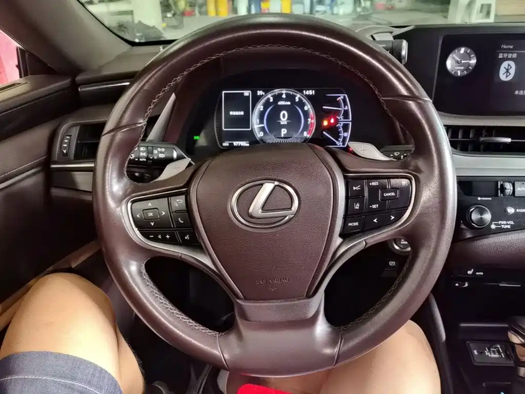 Lexus ES — миниатюра 11