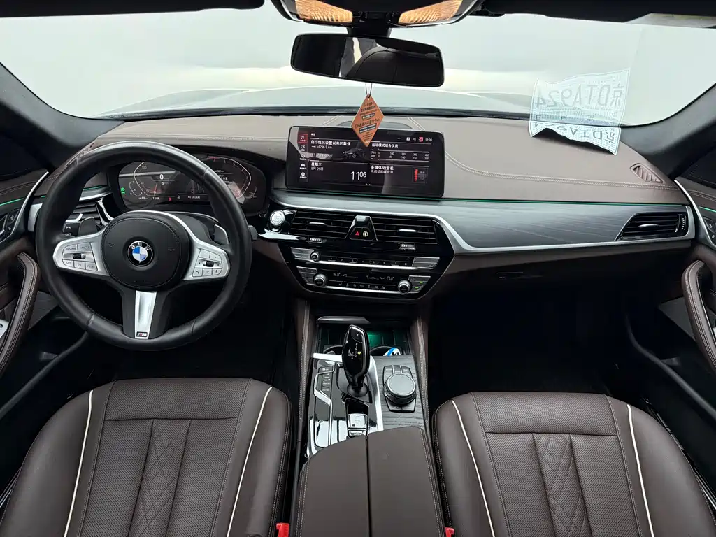 BMW 5 Series — миниатюра 8