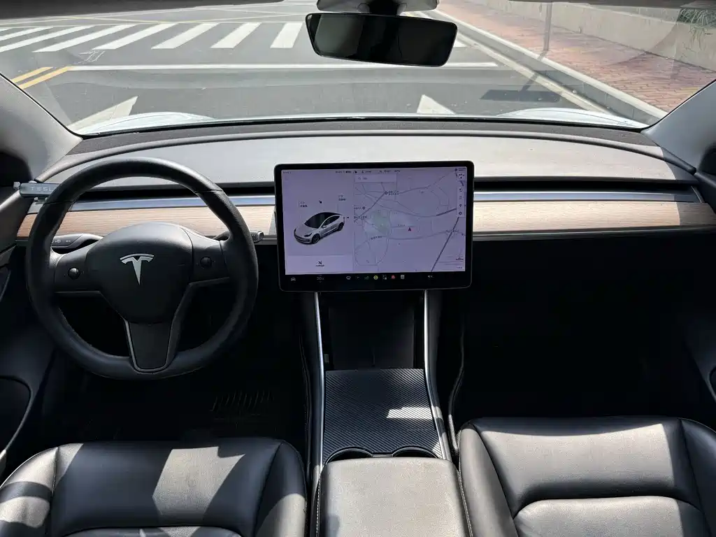 Tesla Model 3 — миниатюра 11