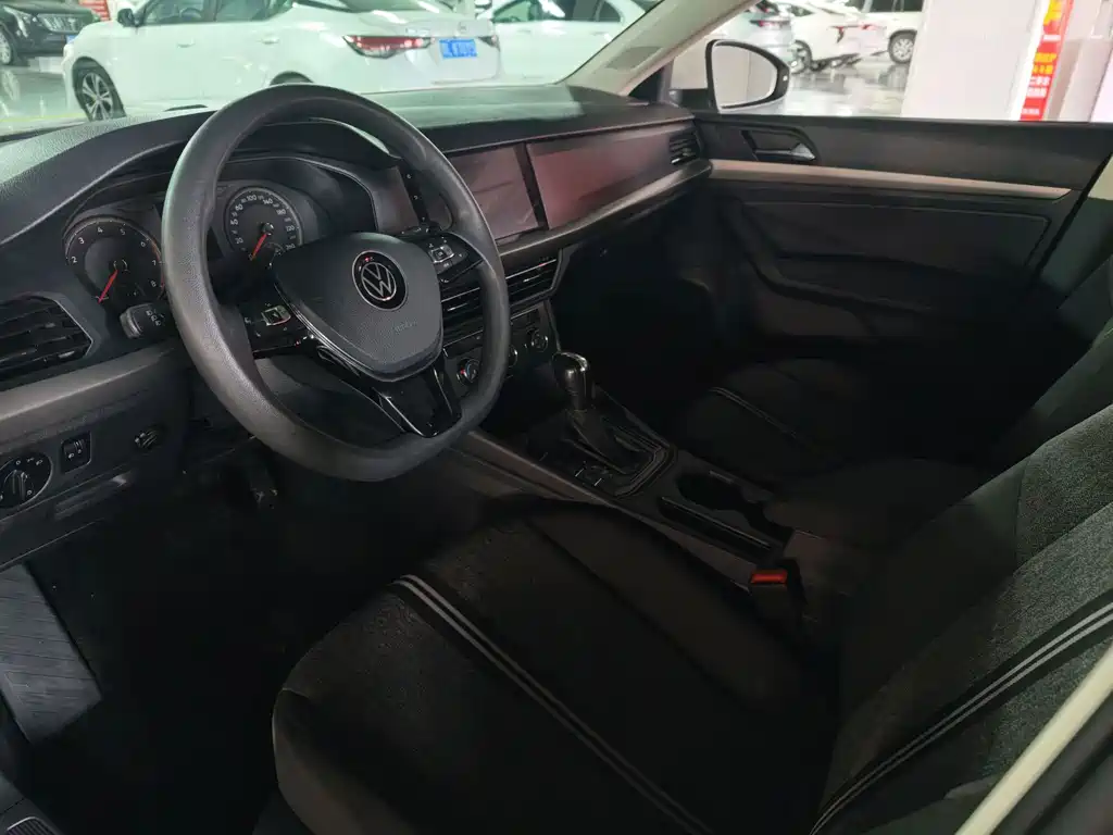 Volkswagen Lavida — миниатюра 4