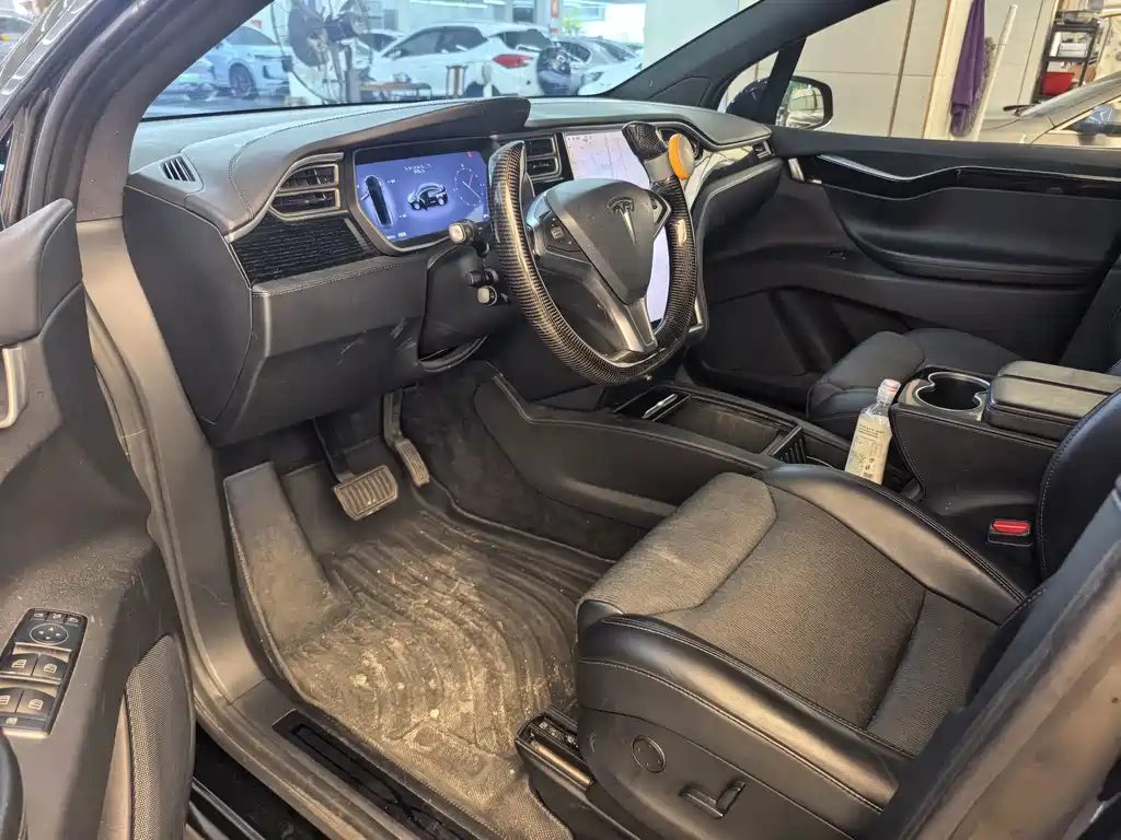 Tesla Model X — миниатюра 4
