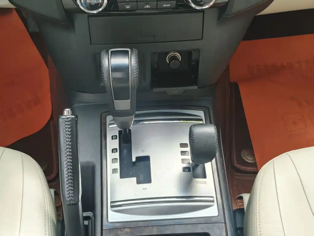 Mitsubishi Pajero (Import) — миниатюра 13
