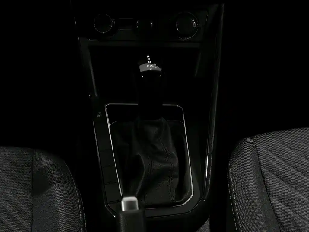 Volkswagen Lavida — миниатюра 13