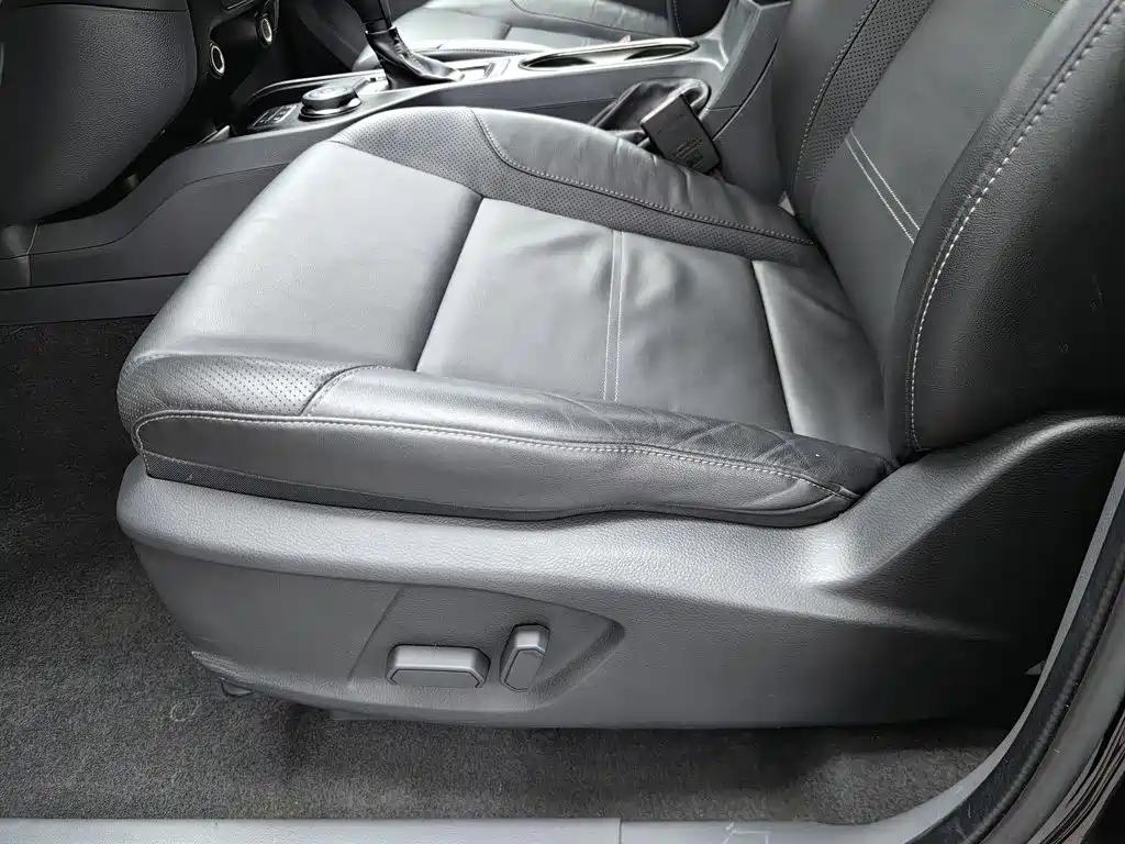 Ford Everest — миниатюра 20