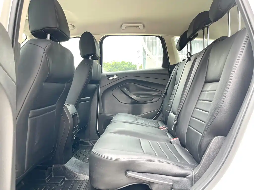 Ford Kuga — миниатюра 7
