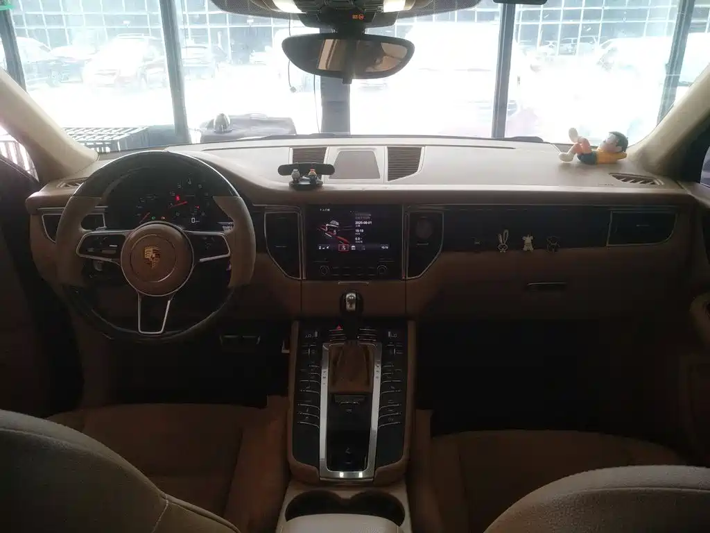 Porsche Macan — миниатюра 7