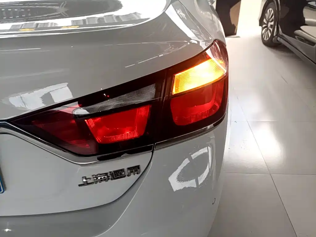 Chevrolet Cruze — миниатюра 8