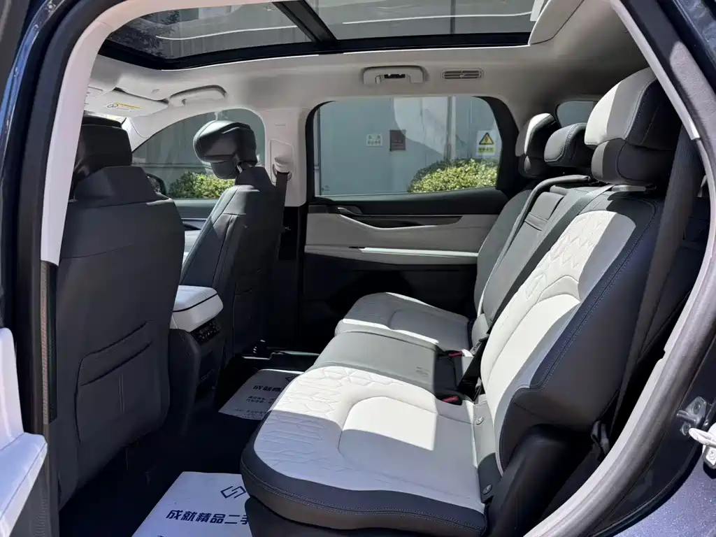 Ford Edge — миниатюра 9